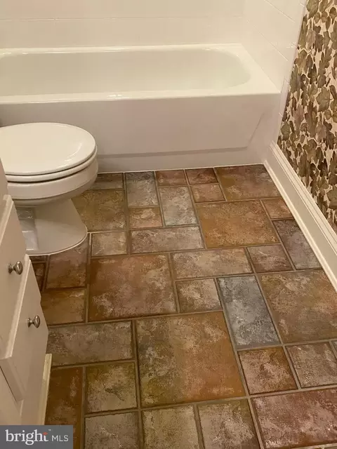 Bath - 13071 Pershing Dr, Manassas, VA 20112 photo 17 of 17