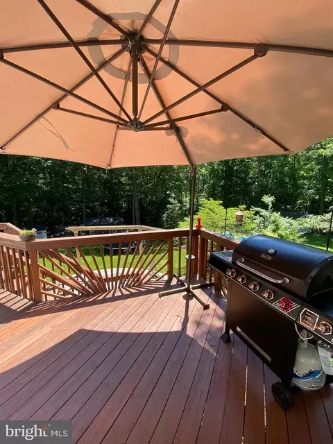 Exterior - 13071 Pershing Dr, Manassas, VA 20112 photo 32 of 36