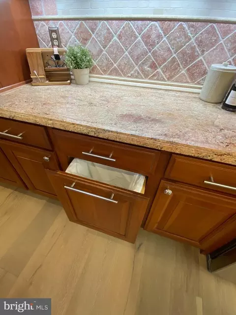 Kitchen - 13071 Pershing Dr, Manassas, VA 20112 photo 11 of 11