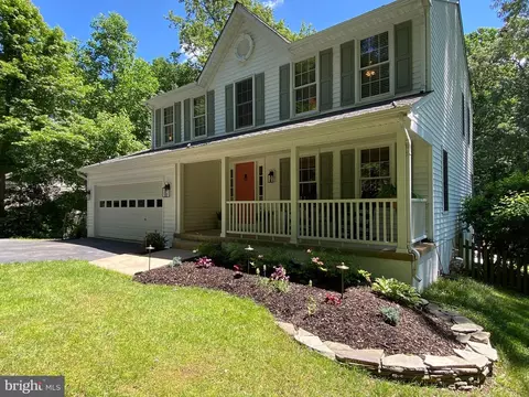 Exterior - 13071 Pershing Dr, Manassas, VA 20112 photo 10 of 36