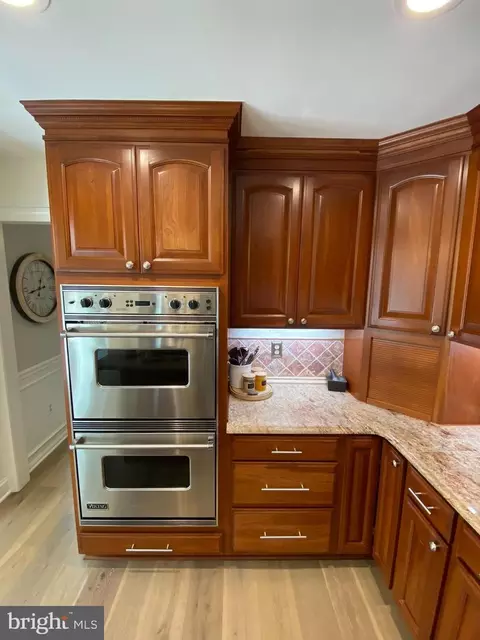 Kitchen - 13071 Pershing Dr, Manassas, VA 20112 photo 3 of 11