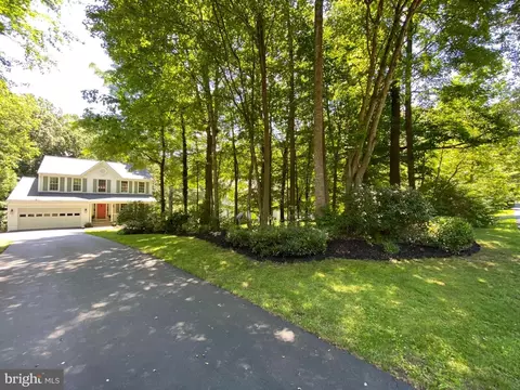 Exterior - 13071 Pershing Dr, Manassas, VA 20112 photo 3 of 36
