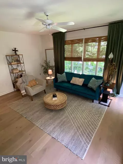 Living - 13071 Pershing Dr, Manassas, VA 20112 photo 2 of 2