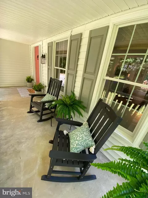 Exterior - 13071 Pershing Dr, Manassas, VA 20112 photo 8 of 36