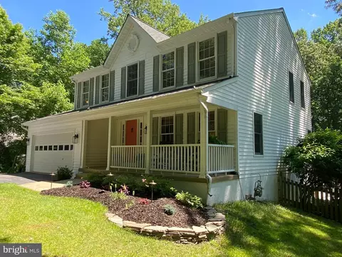 Exterior - 13071 Pershing Dr, Manassas, VA 20112 photo 2 of 36