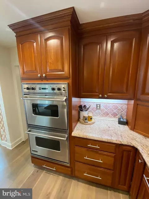 Kitchen - 13071 Pershing Dr, Manassas, VA 20112 photo 10 of 11