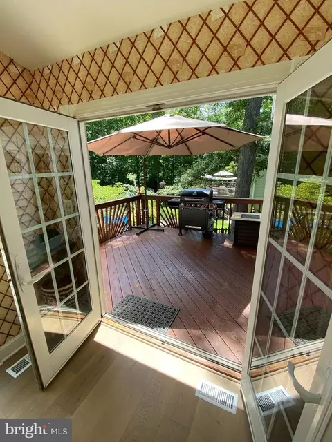 Exterior - 13071 Pershing Dr, Manassas, VA 20112 photo 35 of 36