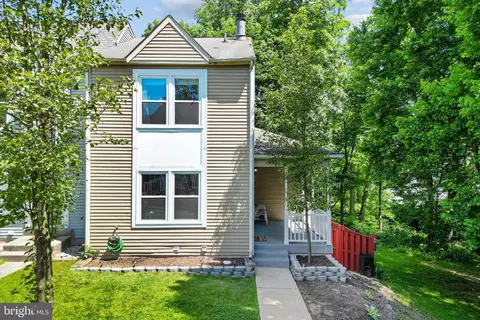 15199 Valley Stream Dr, Woodbridge, VA 22191