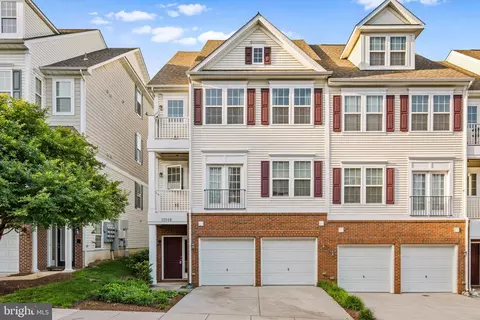 13948 Hollow Wind Way #201, Woodbridge, VA 22191
