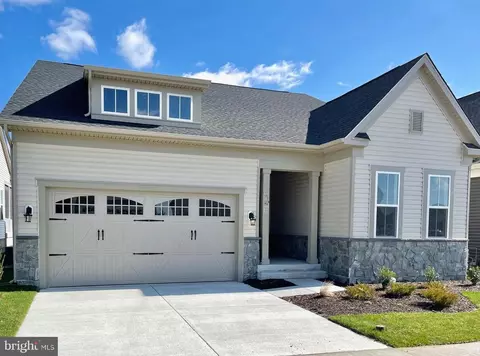 9377 Crestview Ridge Dr, Bristow, VA 20136
