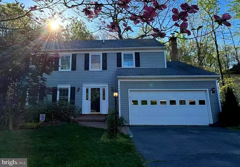 4420 Berwick Pl, Woodbridge, VA 22192