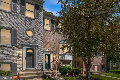 12215 Cinnamon St, Woodbridge, VA 22192