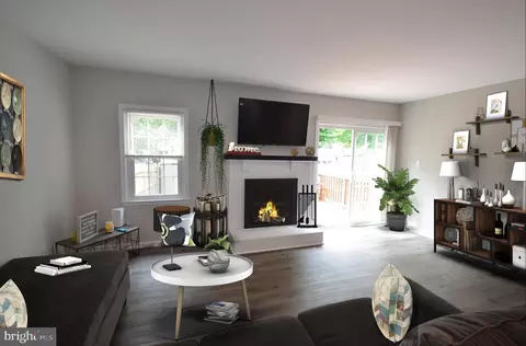 11370 Cromwell Ct, Woodbridge, VA 22192