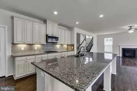 4475 Weejun Loop, Woodbridge, VA 22192 photo 11