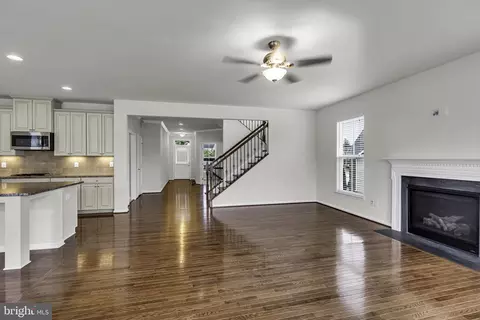 4475 Weejun Loop, Woodbridge, VA 22192 photo 8
