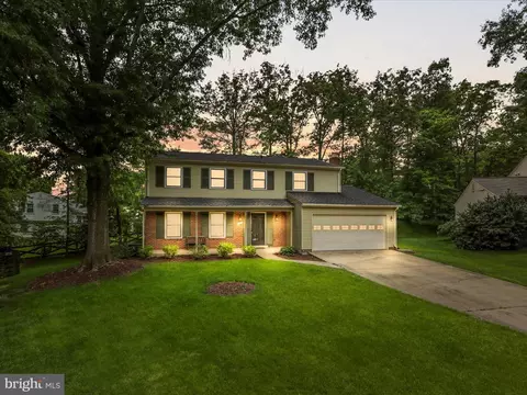 12160 Pineneedle Ct, Woodbridge, VA 22192