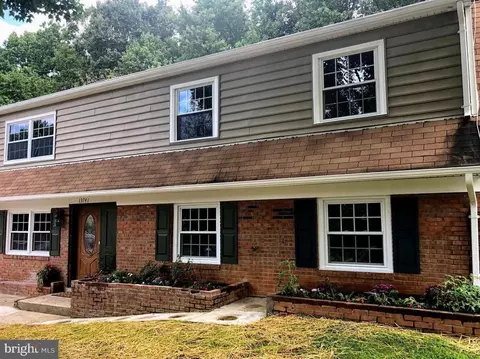 13741 Mapledale Ave, Woodbridge, VA 22193