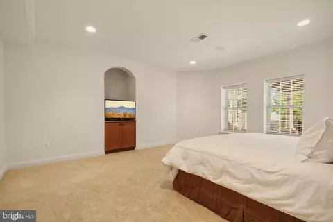 Bedroom - 8366 Pedigrue Ct, Gainesville, VA 20155 photo 11 of 13
