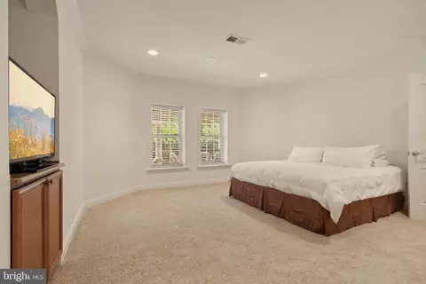Bedroom - 8366 Pedigrue Ct, Gainesville, VA 20155 photo 12 of 13