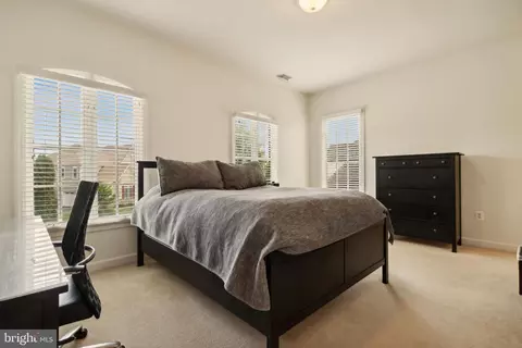 Bedroom - 8366 Pedigrue Ct, Gainesville, VA 20155 photo 5 of 13