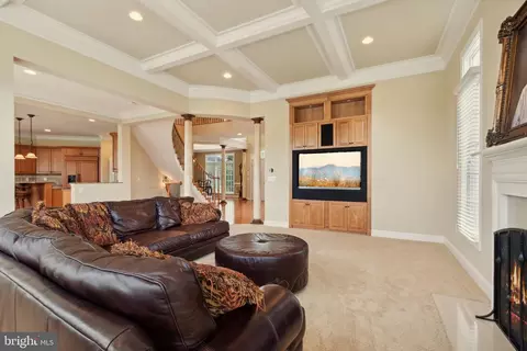 Living - 8366 Pedigrue Ct, Gainesville, VA 20155 photo 4 of 7