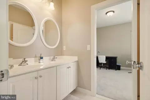 Entry Way - 8366 Pedigrue Ct, Gainesville, VA 20155 photo 16 of 23