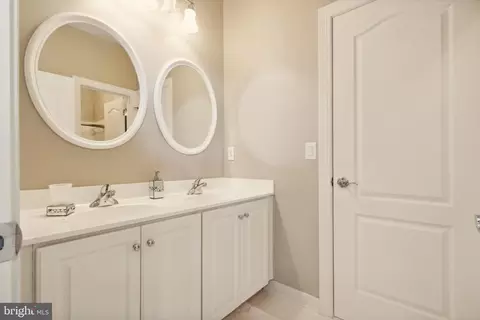 Entry Way - 8366 Pedigrue Ct, Gainesville, VA 20155 photo 15 of 23
