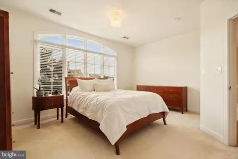 Bedroom - 8366 Pedigrue Ct, Gainesville, VA 20155 photo 8 of 13