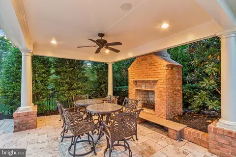 Exterior - 8366 Pedigrue Ct, Gainesville, VA 20155 photo 21 of 32