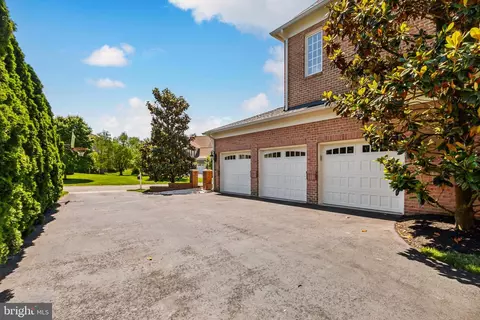 Exterior - 8366 Pedigrue Ct, Gainesville, VA 20155 photo 5 of 32