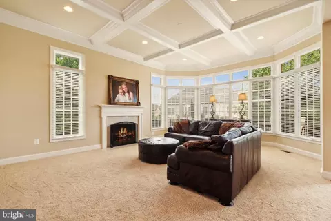 Living - 8366 Pedigrue Ct, Gainesville, VA 20155 photo 6 of 7