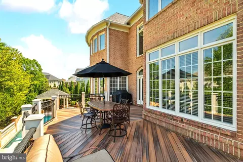 Exterior - 8366 Pedigrue Ct, Gainesville, VA 20155 photo 9 of 32