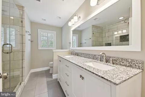 Bath - 7513 Melton Ct, Gainesville, VA 20155 photo 1 of 3