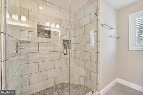 Bath - 7513 Melton Ct, Gainesville, VA 20155 photo 2 of 3
