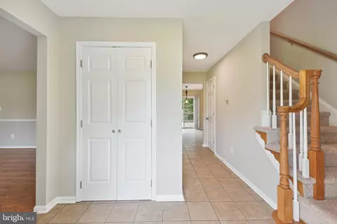 Entry Way - 7513 Melton Ct, Gainesville, VA 20155 photo 2 of 2