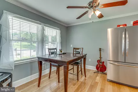 18910 White Oak Dr, Triangle, VA 22172 photo 6