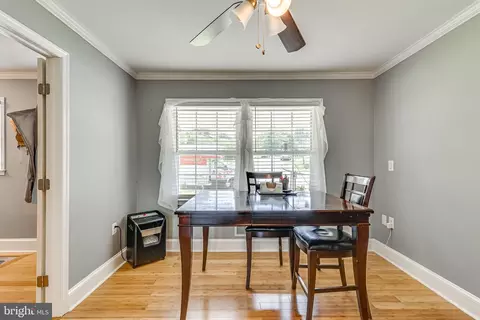 18910 White Oak Dr, Triangle, VA 22172 photo 12