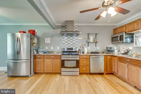 18910 White Oak Dr, Triangle, VA 22172 photo 11