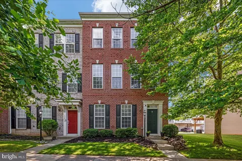 15876 Mackenzie Manor Dr, Haymarket, VA 20169