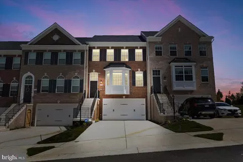 3199 Biscuit Ct, Woodbridge, VA 22193