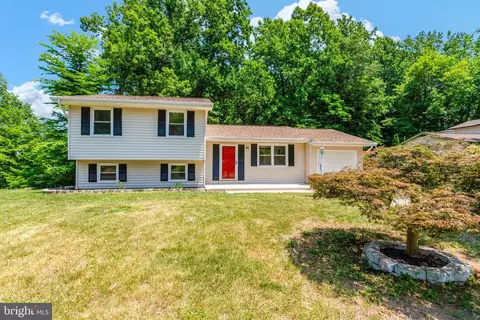 15061 Barkwood Dr, Woodbridge, VA 22193