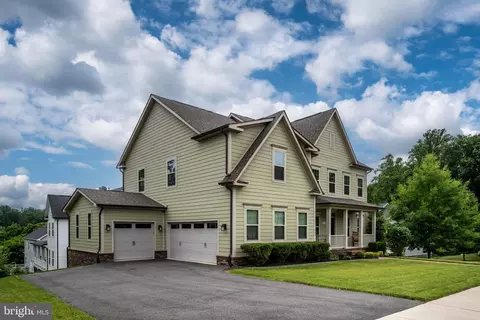 17175 Belle Isle Dr, Dumfries, VA 22026
