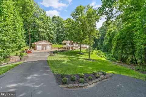 Exterior - 6990 Champs Mill Ct, Manassas, VA 20112 photo 5 of 14