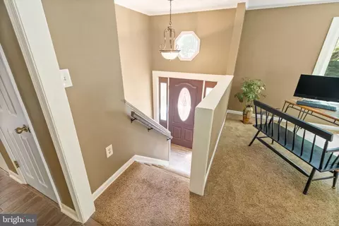Entry Way - 6990 Champs Mill Ct, Manassas, VA 20112 photo 1 of 7
