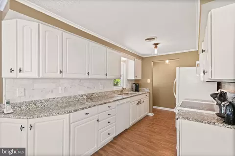 Kitchen - 6990 Champs Mill Ct, Manassas, VA 20112 photo 1 of 3
