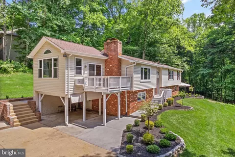 Exterior - 6990 Champs Mill Ct, Manassas, VA 20112 photo 2 of 14