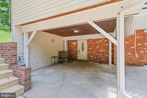 Exterior - 6990 Champs Mill Ct, Manassas, VA 20112 photo 12 of 14