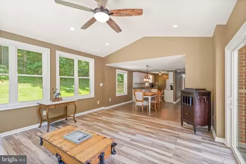Entry Way - 6990 Champs Mill Ct, Manassas, VA 20112 photo 3 of 7