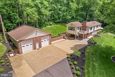 6990 Champs Mill Ct, Manassas, VA 20112