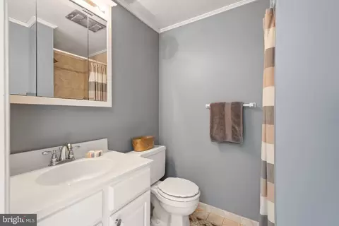 Bath - 6990 Champs Mill Ct, Manassas, VA 20112 photo 1 of 5
